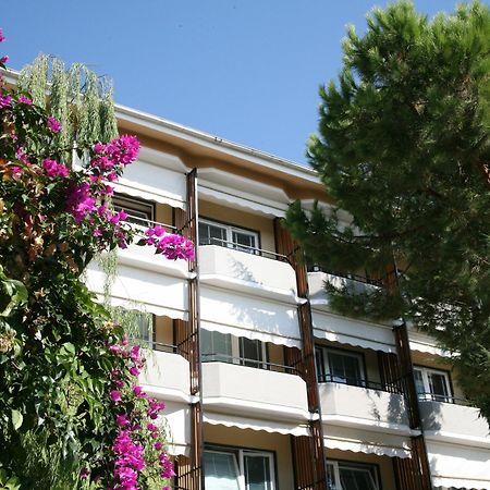 ואראצה Hotel Palace מראה חיצוני תמונה