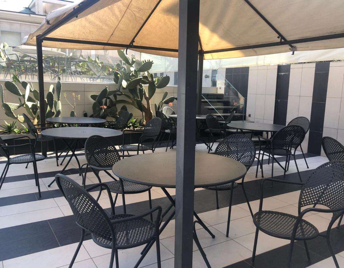 ואראצה Hotel Palace מראה חיצוני תמונה
