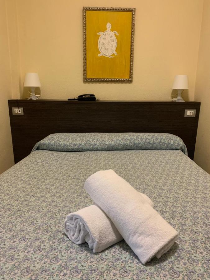ואראצה Hotel Palace מראה חיצוני תמונה