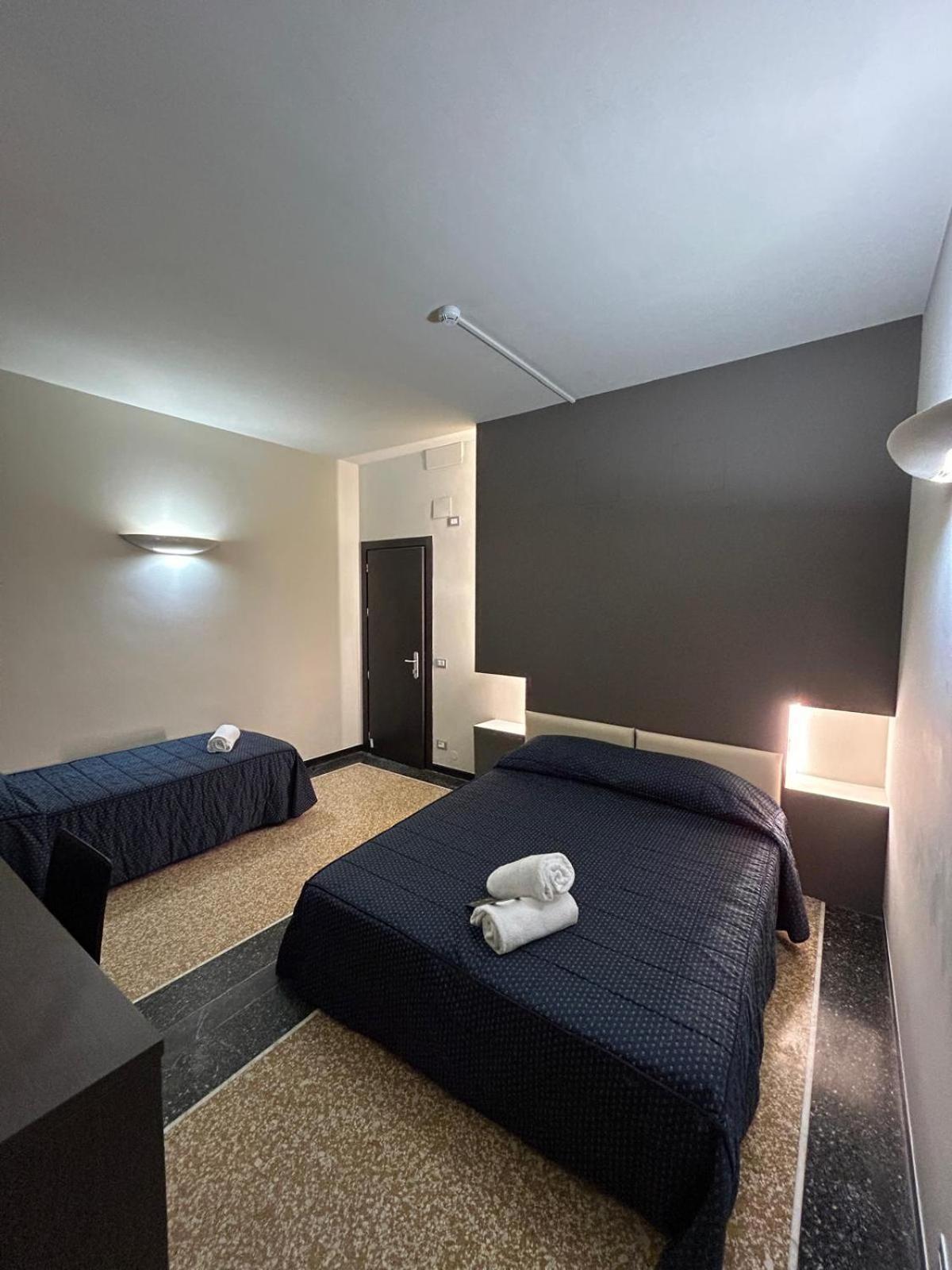 ואראצה Hotel Palace מראה חיצוני תמונה