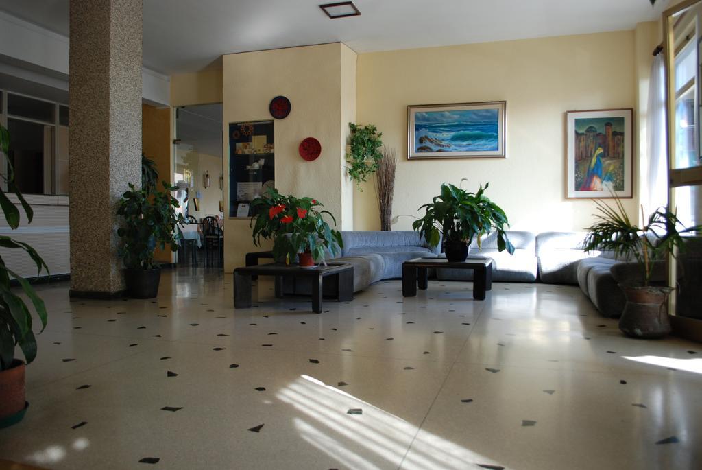 ואראצה Hotel Palace מראה חיצוני תמונה